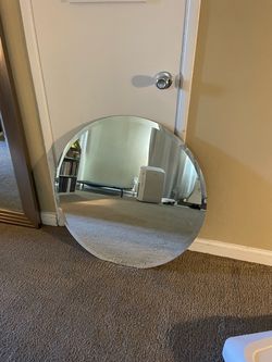 Round mirror