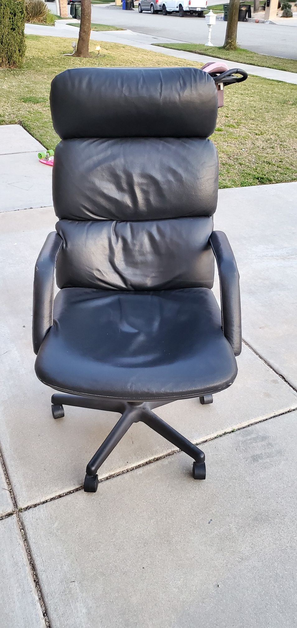 Leather computer/office rolling chair