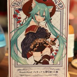 Taito Hatsune Miku Wonderland Puss in Boots Figure