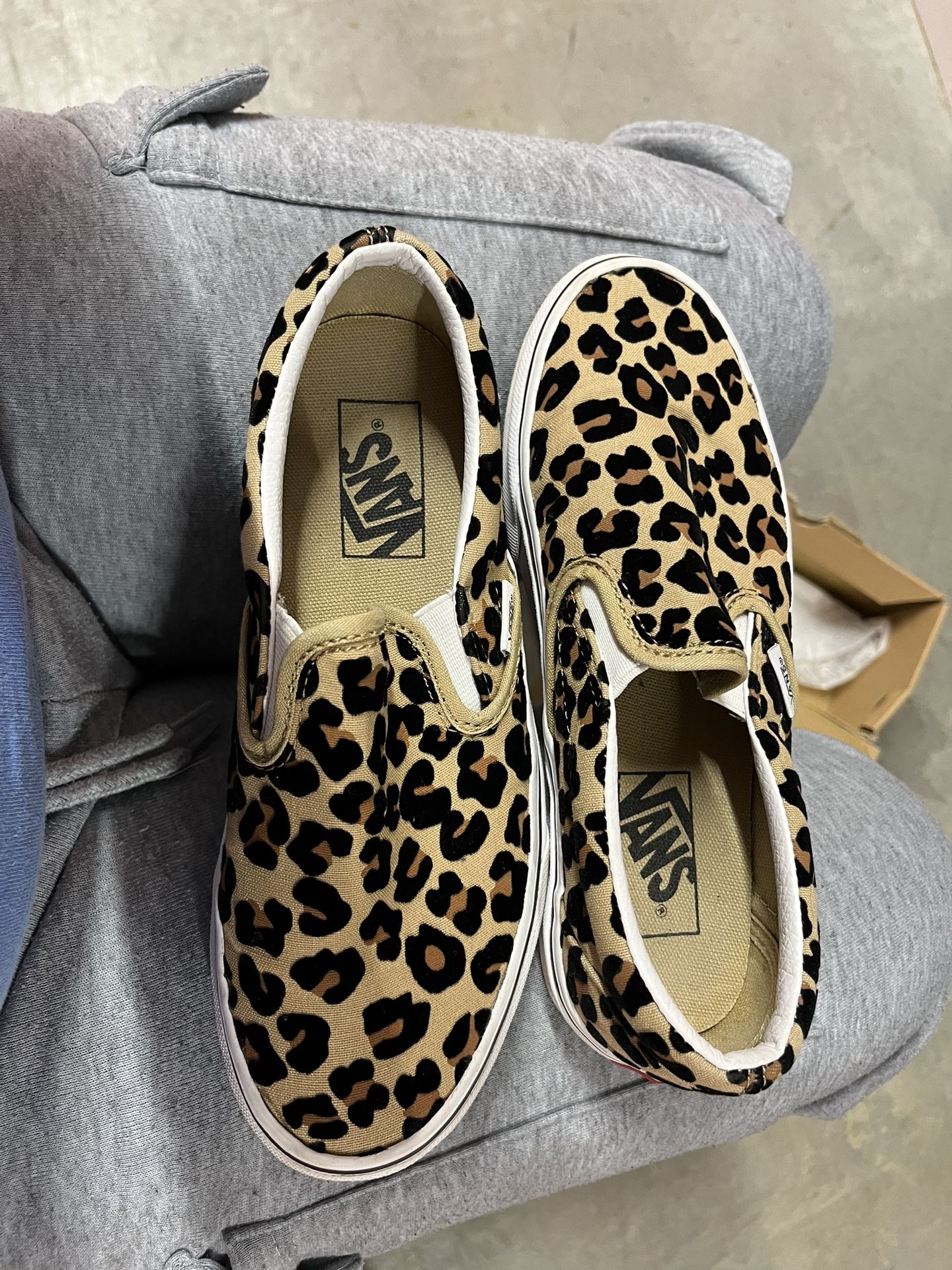 Leopard vans