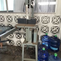 14 Inch Floor Standing Band Saw. 