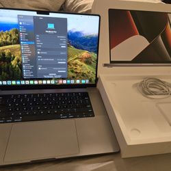 16" M1 MAX MacBook Pro 32GB RAM 1TB SSD (battery cycle count 196)