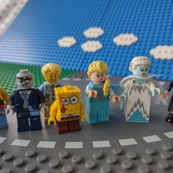 Lego Minifigure Lot Of 7