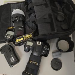 Nikon D800 + 24-70mm f/2.8 Lens + Grip + Flash + 2 Batteries + Bag FULL KIT