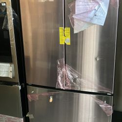 💥Great Deal💥 27 cu. ft. French Door Refrigerator in Fingerprint Resistant Stainless