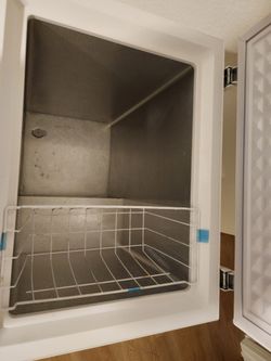 Frigidaire chest freezer