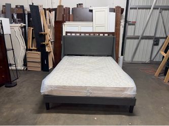 Queen bed $260