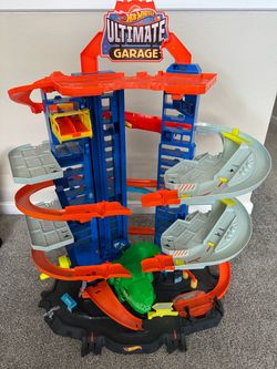 Hot Wheels City Robo T-Rex Ultimate Garage