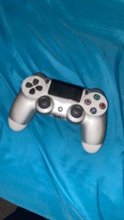PS4 controller