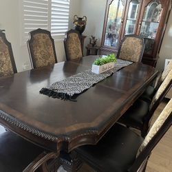 Dining table With chairs