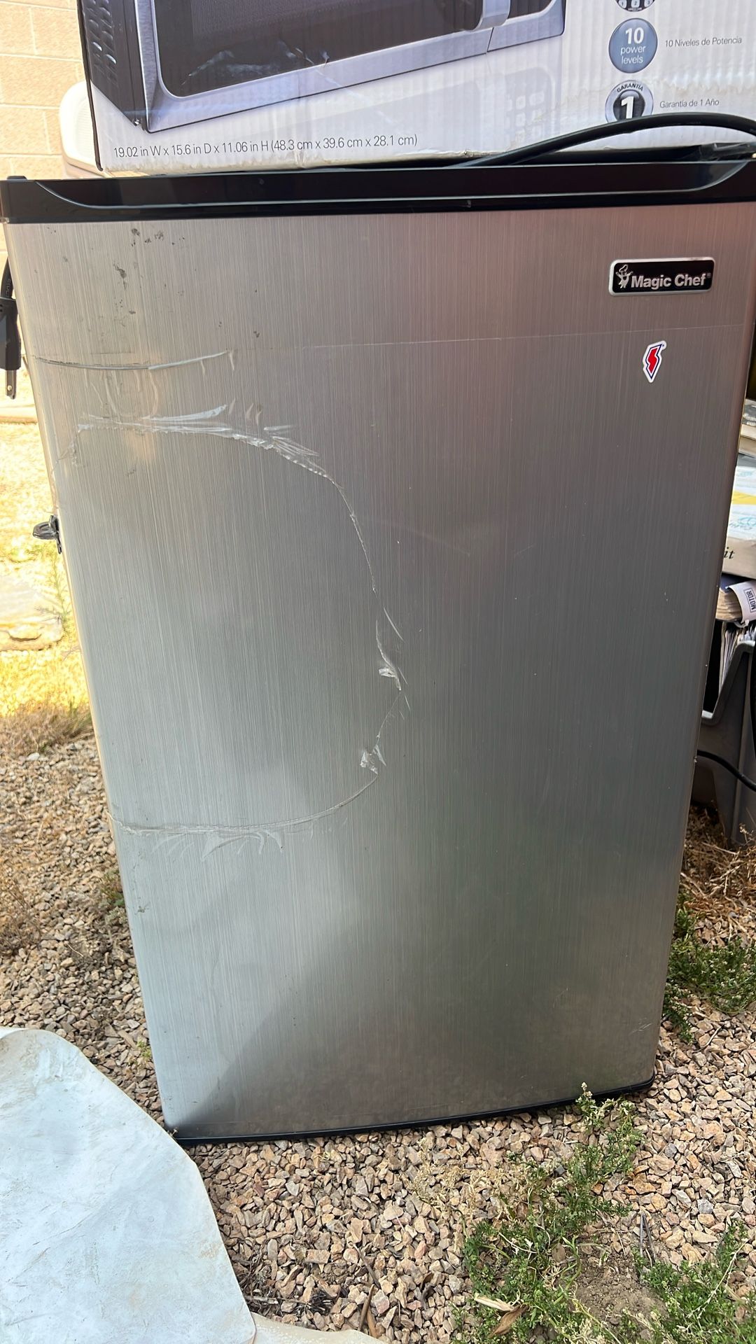 Nice Refrigerator. Magic Chef