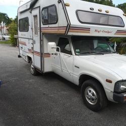 RV Toyota 22.R .99k https://offerup.com/redirect/?o=TWlsZXMuZHJpdmU= Good