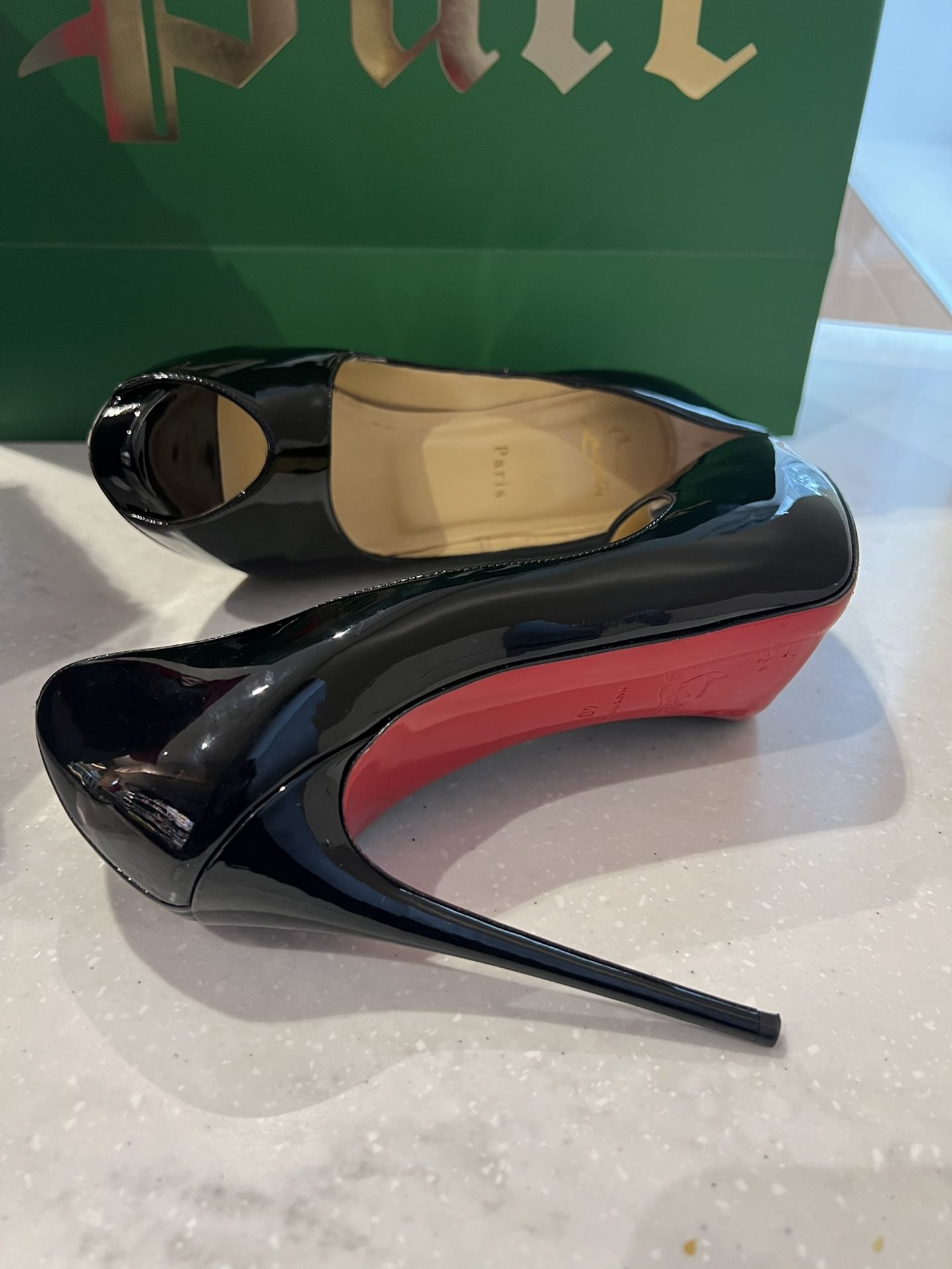 New Very Privé Christian Louboutin Size 40