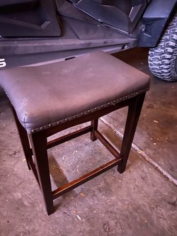 Set of 4 bar stools and coffee table