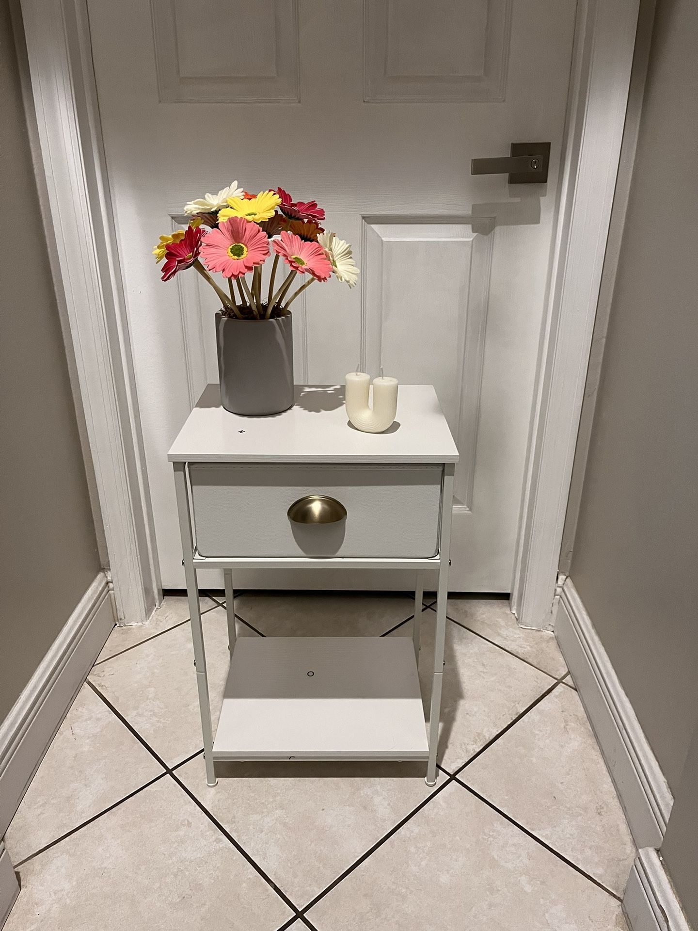 New White Nightstand ( Decoration Not Included )