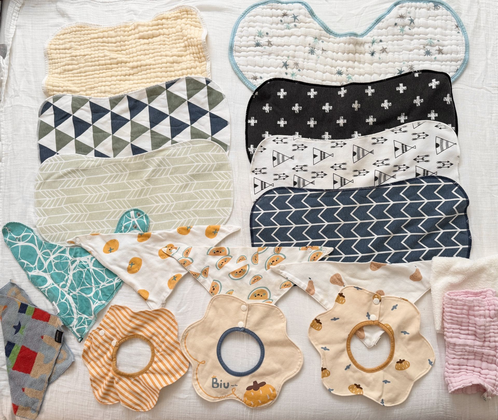 Baby clothes bibs muslin clothes blanket