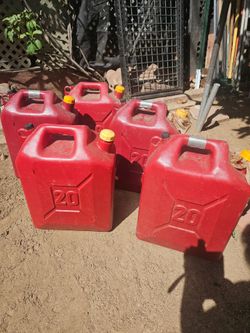 Red 20L Plastic Gas Cans – Set of 5