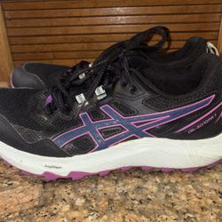 Asics Women's Gel-Sonoma 7 trail running shoes in black with pink accents