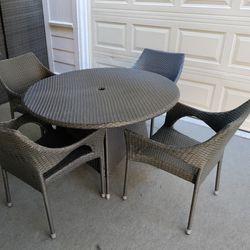 Outdoor patio wicker table with 4 chairs