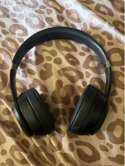 Beats - Solo 4 Wireless On-Ear Headphones - Matte Black