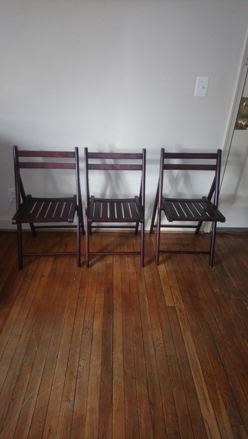 Folding chairs $50