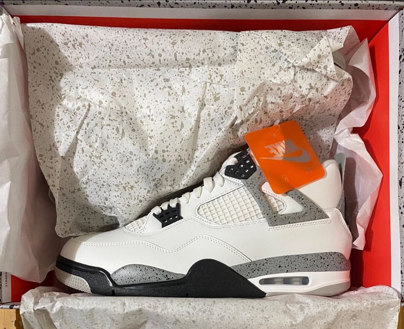 Air Jordan 4 “White Cement” 2025 NEW ( SIZE 10.5)