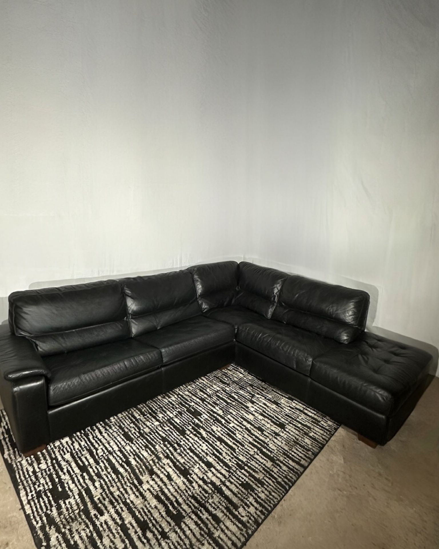 FREE DELIVERY (Chateau D’ax Pullout Sectional)