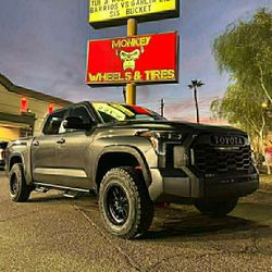 Rims And Tires With Level Kit 