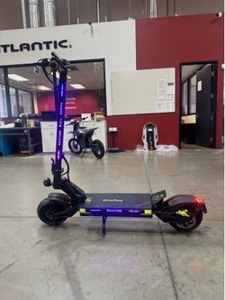 Dual-motor high-speed electric scooter