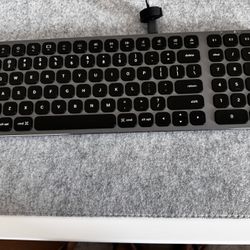 Satechi Wireless Bluetooth keyboard 