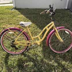 Selling a Schwinn 26-inch bike.