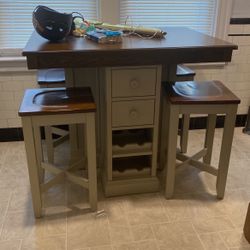 Kitchen Island 