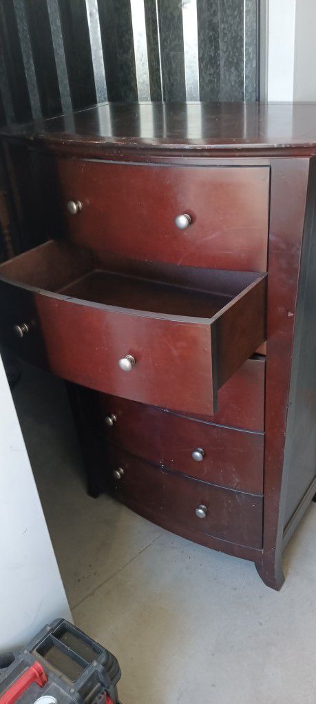 Dresser $400 Obo