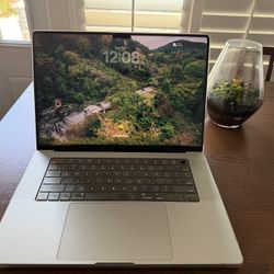 MacBook Pro 16 M4 Pro 48GB  512GB Silver 