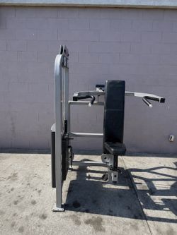 Life Fitness Shoulder Press – Commercial Grade