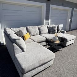 Beautiful Gray Family Sectional 🩶