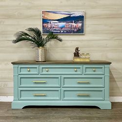 Exquisite Solid Wood Dresser In Trendy Color