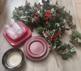 Mixed Dinnerware Set with Christmas Garland