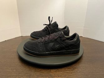 Converse skate shoes