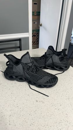 Men’s Sneakers Size 12