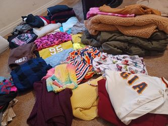 39 Pieces young women's Clothes 