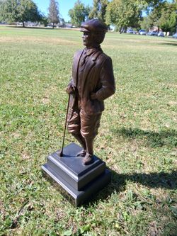 VTG AUSTIN SCULPTURE Golfer Figure 1989 Resin Covered Bronze 16.5” EC...GREAT CONDITION AND DETAIL!....asking $60.00