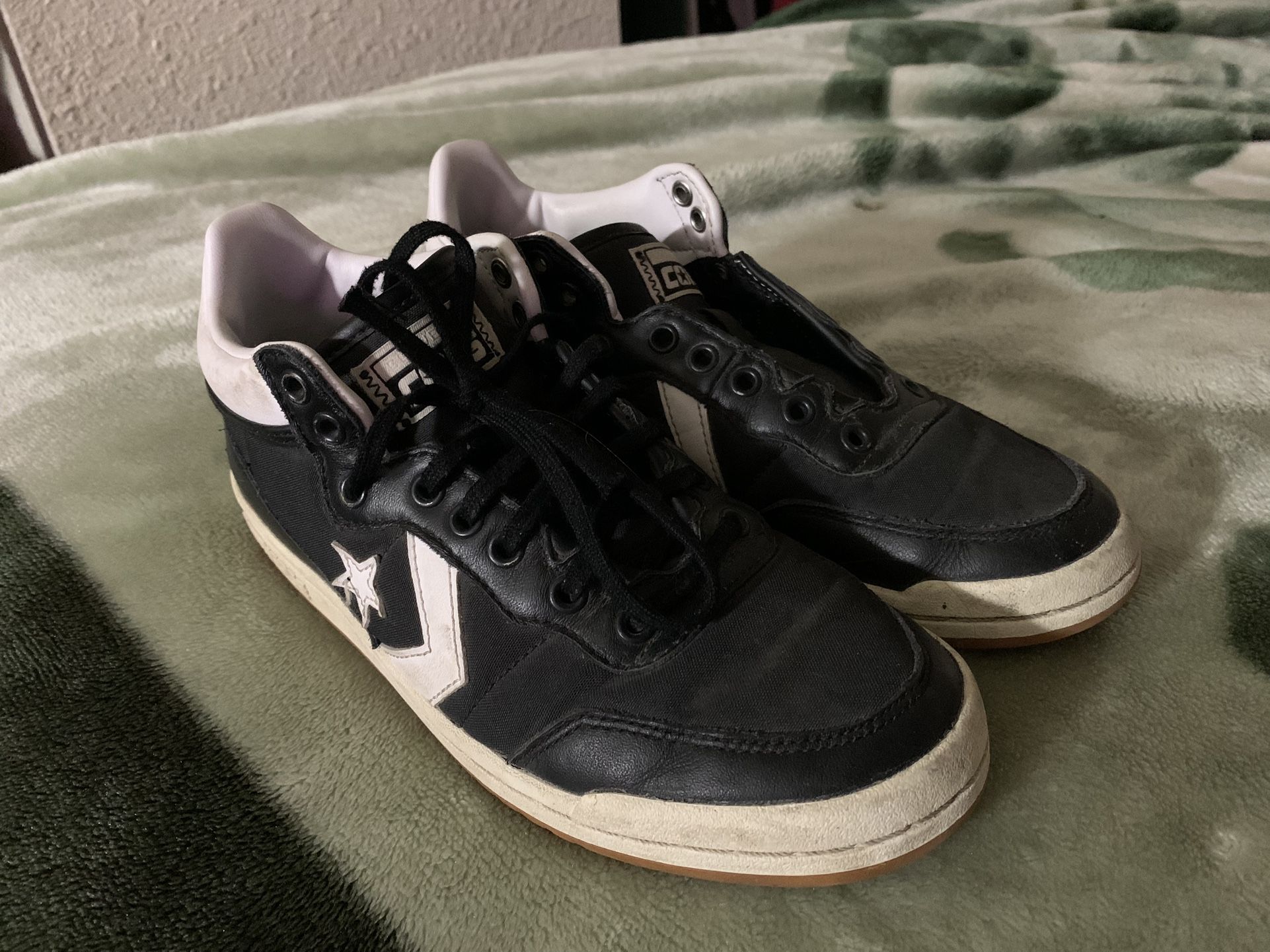 converse fastbreak pro mid shoes size 4.5