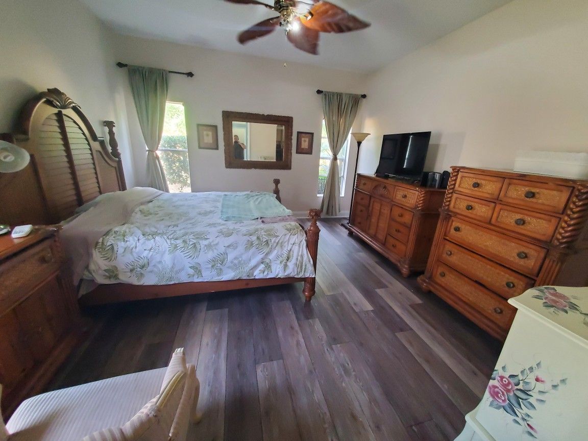 Bedroom Set, Solid Wood, Haverty, Palm Court