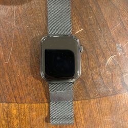 Apple Watch Series 7 (45mm Stainless Steel)