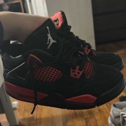 Jordan 4 Red Thunders 