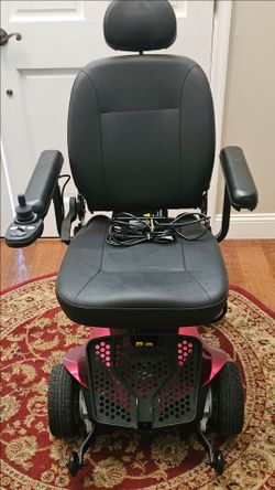 Pride Jazzy Elite ES Power Wheelchair