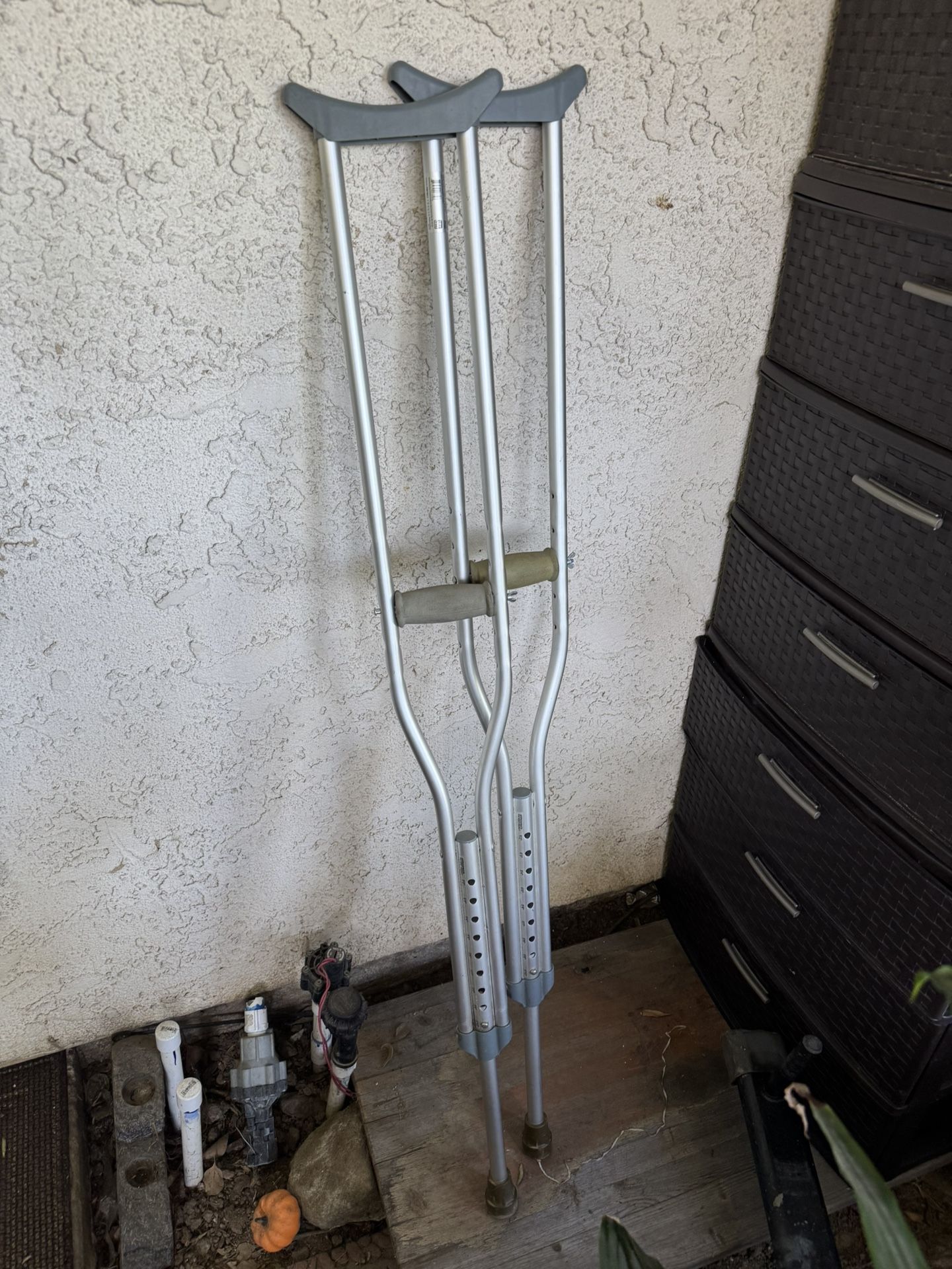 Crutches 🩼