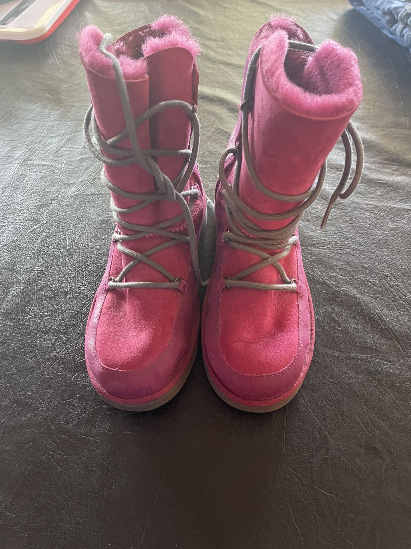 Pink Moccasin Style Fur UGGS Size 5