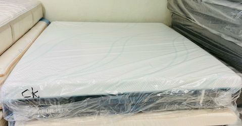 California king tempurpedic Proadapt medium mattress